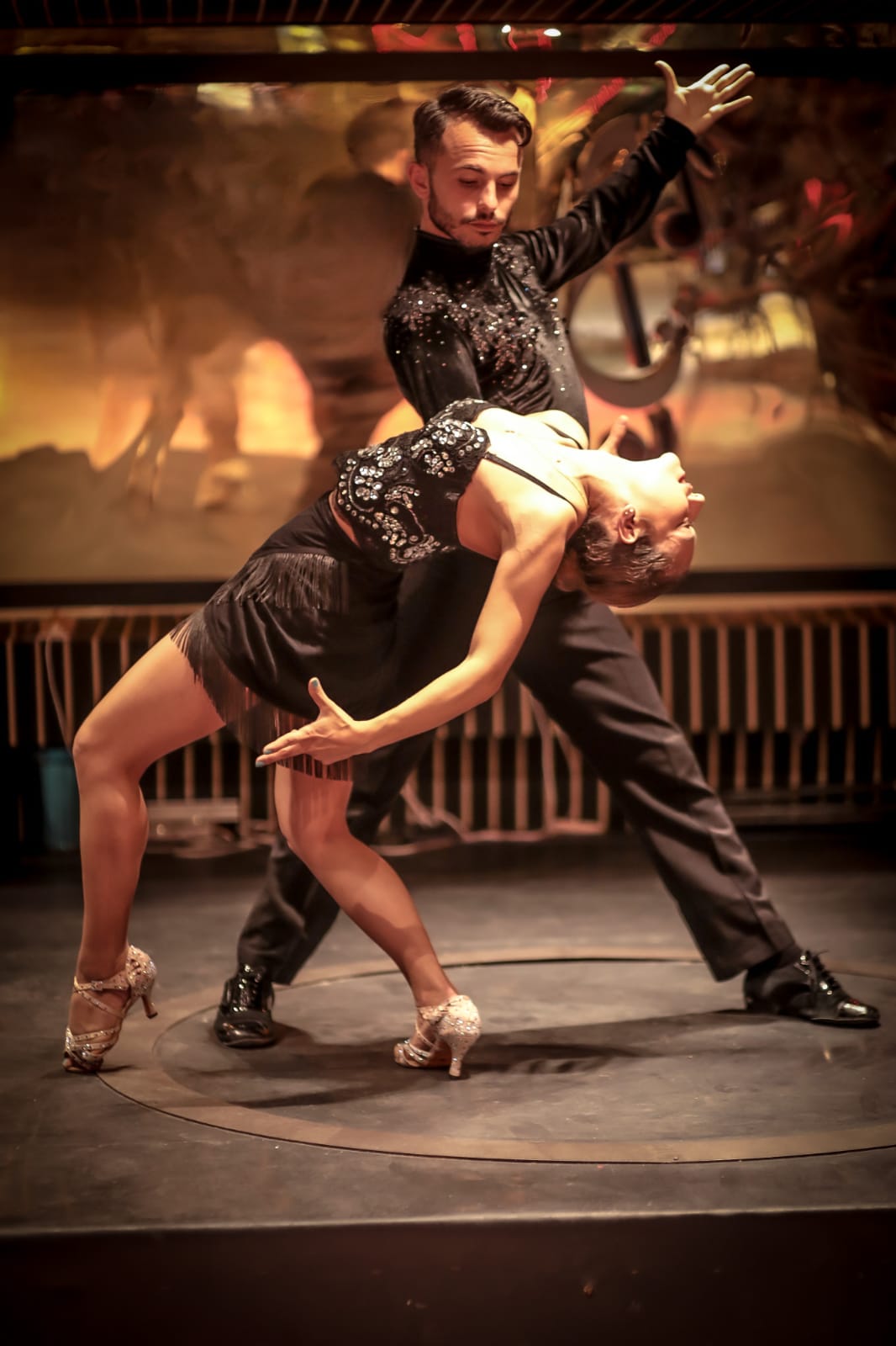 CRAZY SALE 2025 : PRIVATE VIP FRONT OF SHOW TABLE ( WITH ALCOHOL) - Hotel Pick Up and Drop off Included