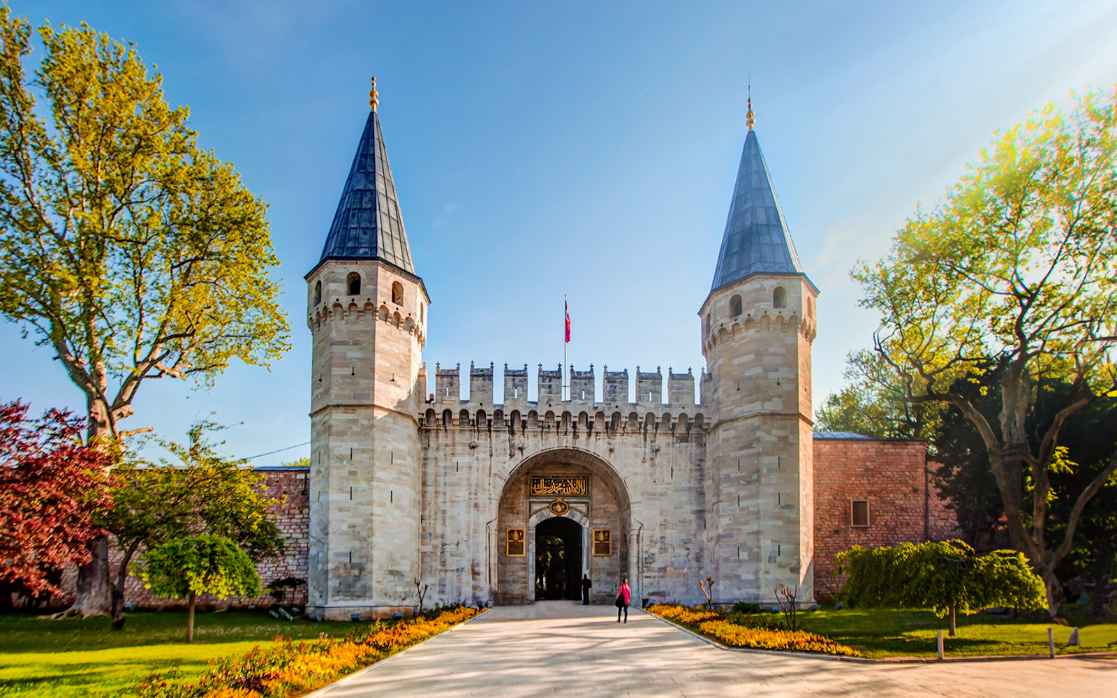 2 Day Istanbul Pass Topkapi Palace, Grand Bazaar & Bosphorus Dinner Cruise